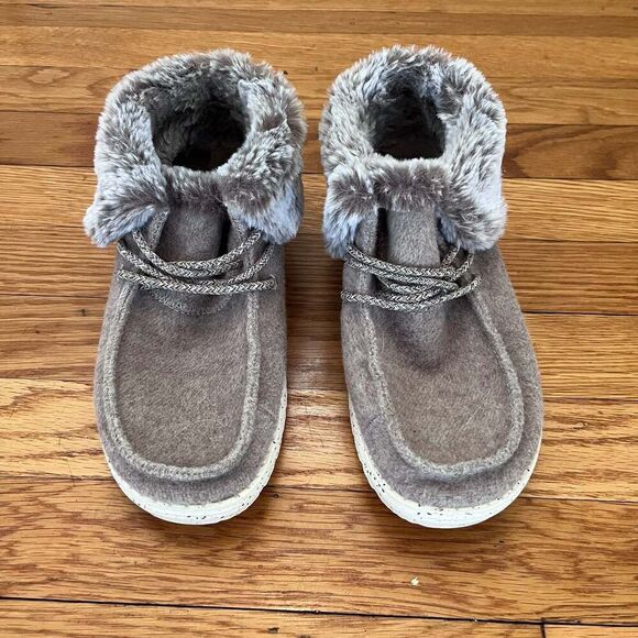Hey Dude Shoes - Hey Dude Wendy Fur Lined Boots Booties Shoes Women's Size 6 Comfort Slip On